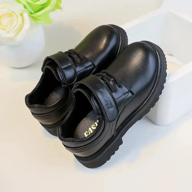 Boys leather shoe