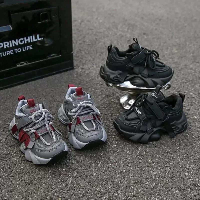 Non slip sport shoe