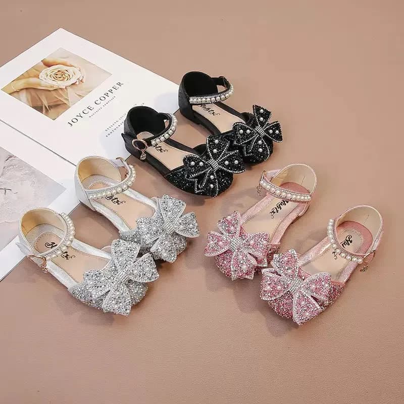 Rhinestone baby girl shoe